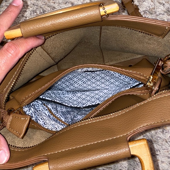 Cindy Brown Purse - Picture 10 of 11